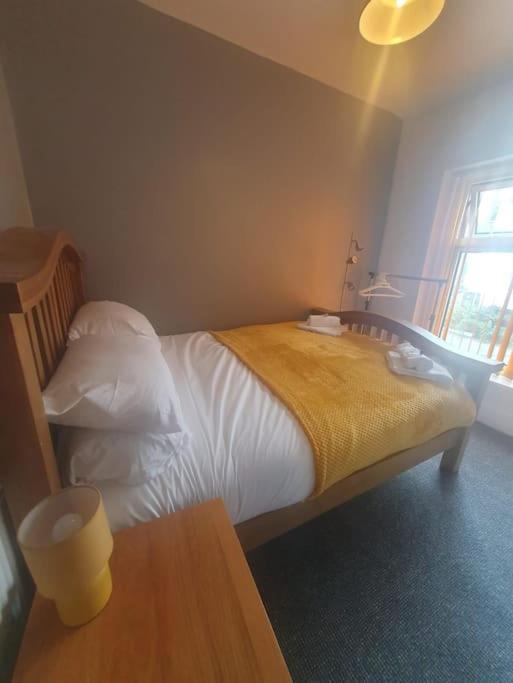 Guardian View Villa Abertillery ภายนอก รูปภาพ