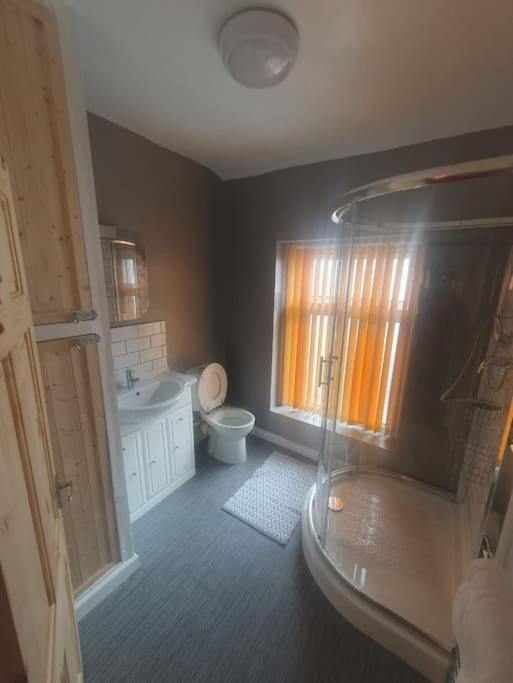 Guardian View Villa Abertillery ภายนอก รูปภาพ